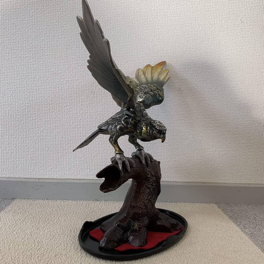 Amazon.co.jp: 銅製 タカ 鷹 置物 飾り物 重さ3.7kg ブロンズ像