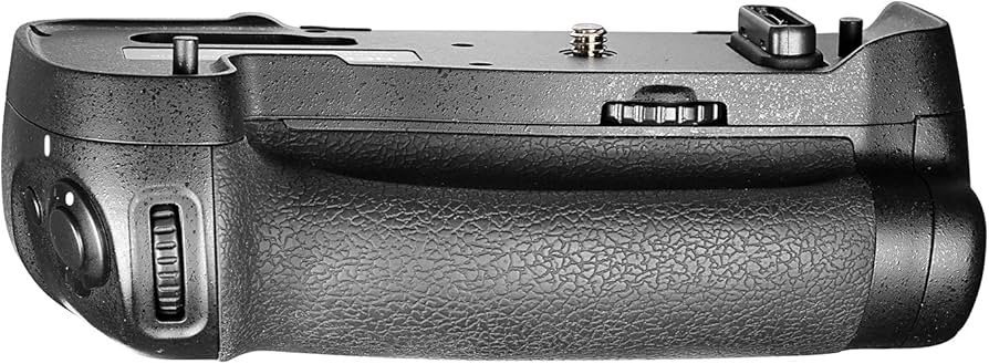 Nikon D500 ボディ【予備バッテリー・バッテリーグリップ付属】 Amazon