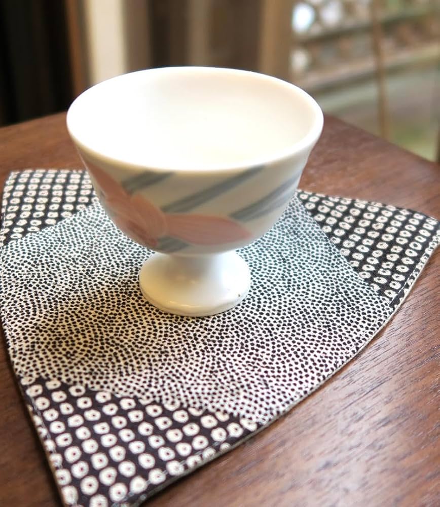 ぐい吞み（酒杯・お猪口）作家物 室町勝廣作 葆光彩盛磁 栃木