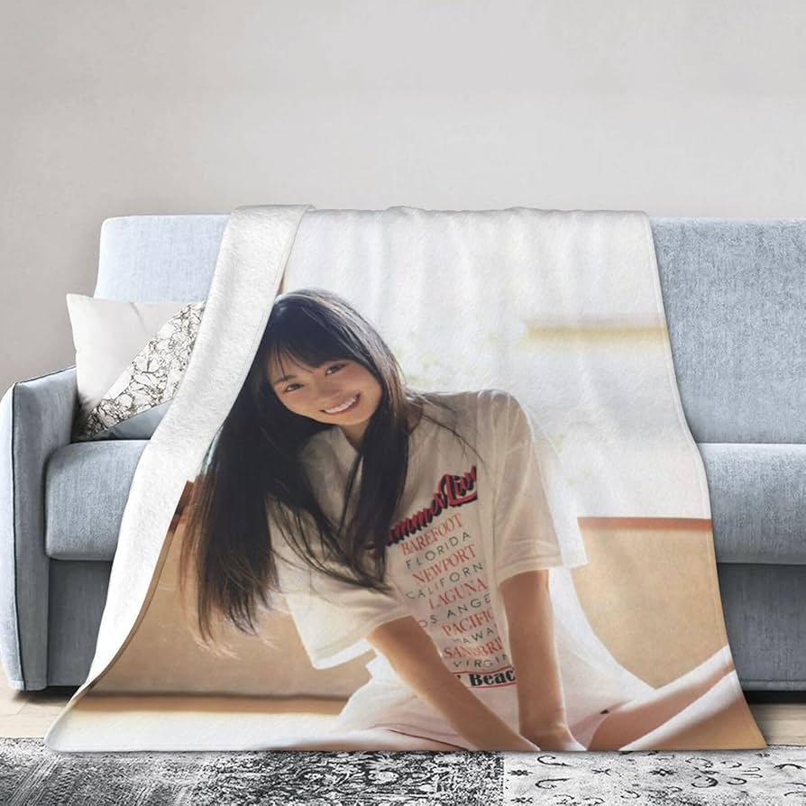 Amazon｜賀喜遥香 ブランケット お昼寝ブランケット フランネル