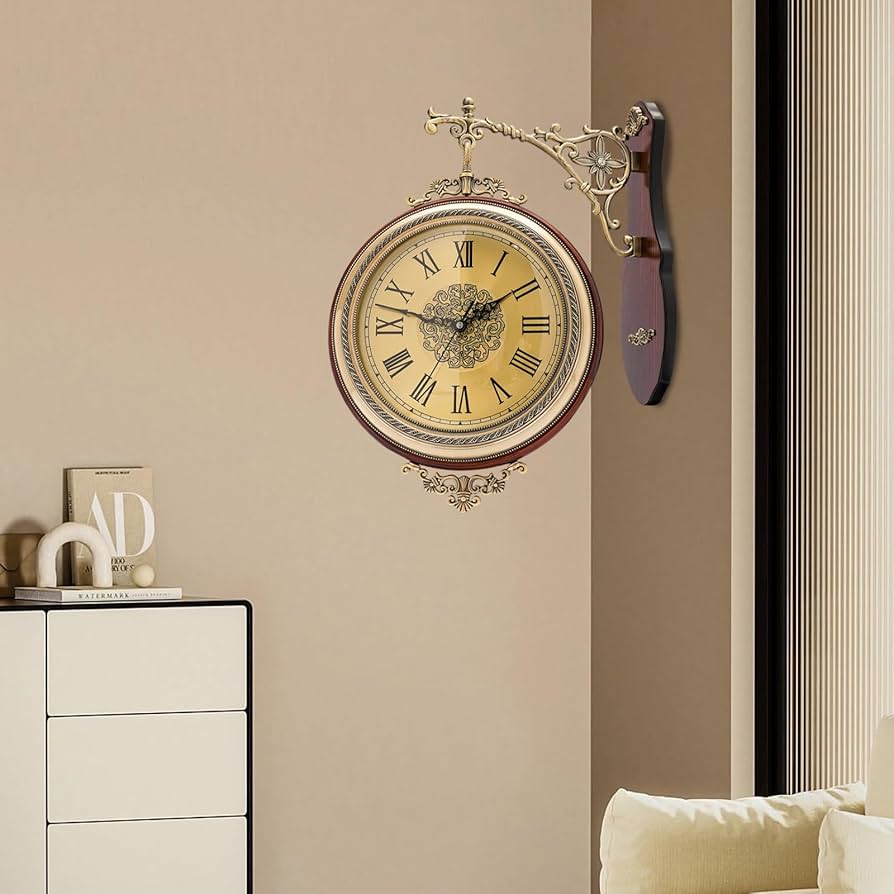 Amazon.co.jp: ヴィンテージ両面壁掛け時計、装飾360°回転工業用金属