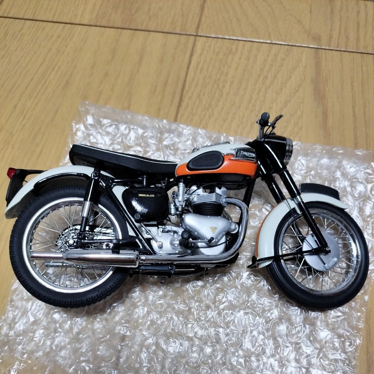 MINICHAMPS Triumph Bonneville 650