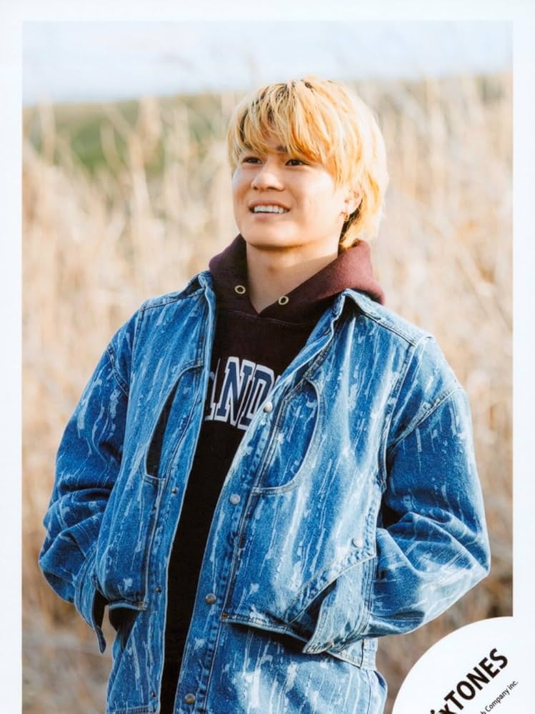 Amazon.co.jp: Six TONES 公式 生 写真（森本慎太郎）ST01524 : おもちゃ