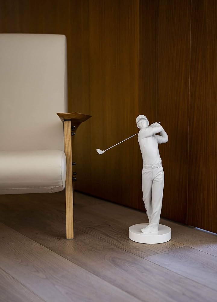 Amazon.com: LLADRÓ Golf Champion Man Figurine. White. Porcelain