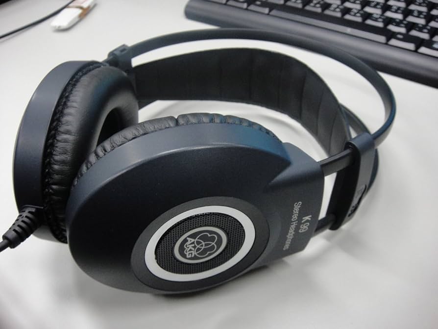 Amazon.co.jp: AKG セミオープン型ヘッドホン プロフェッショナル