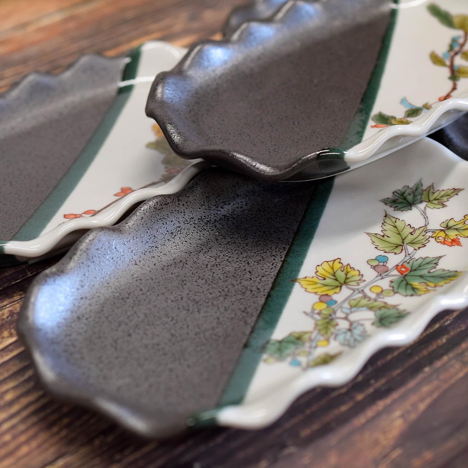 古伊万里 染付 花唐草 深皿 江戸時代 金直し 金継ぎ 骨董 アンティーク