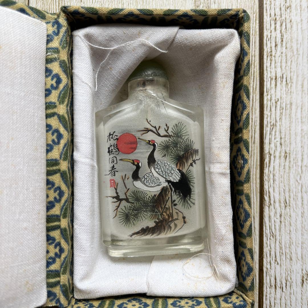 鼻煙壺 中国骨董 鶴の彫刻付き 鼻煙壺 中国骨董 鶴の彫刻付き 鼻煙壺