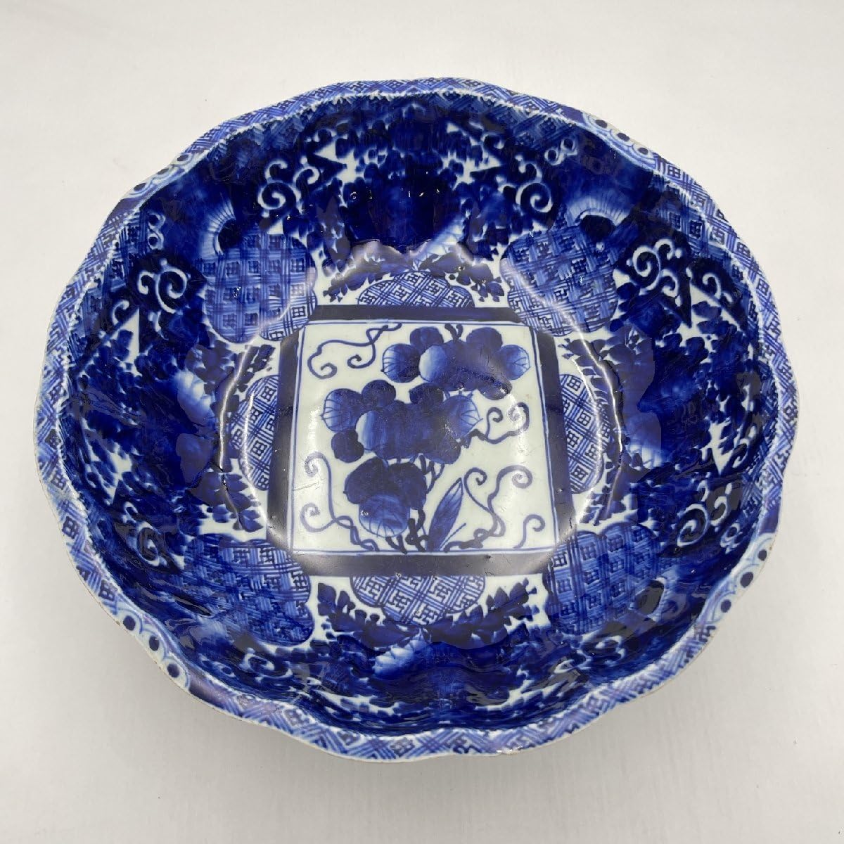 古い大鉢【m38 染付呉須古伊万里骨董レトロアンティークベロ藍】