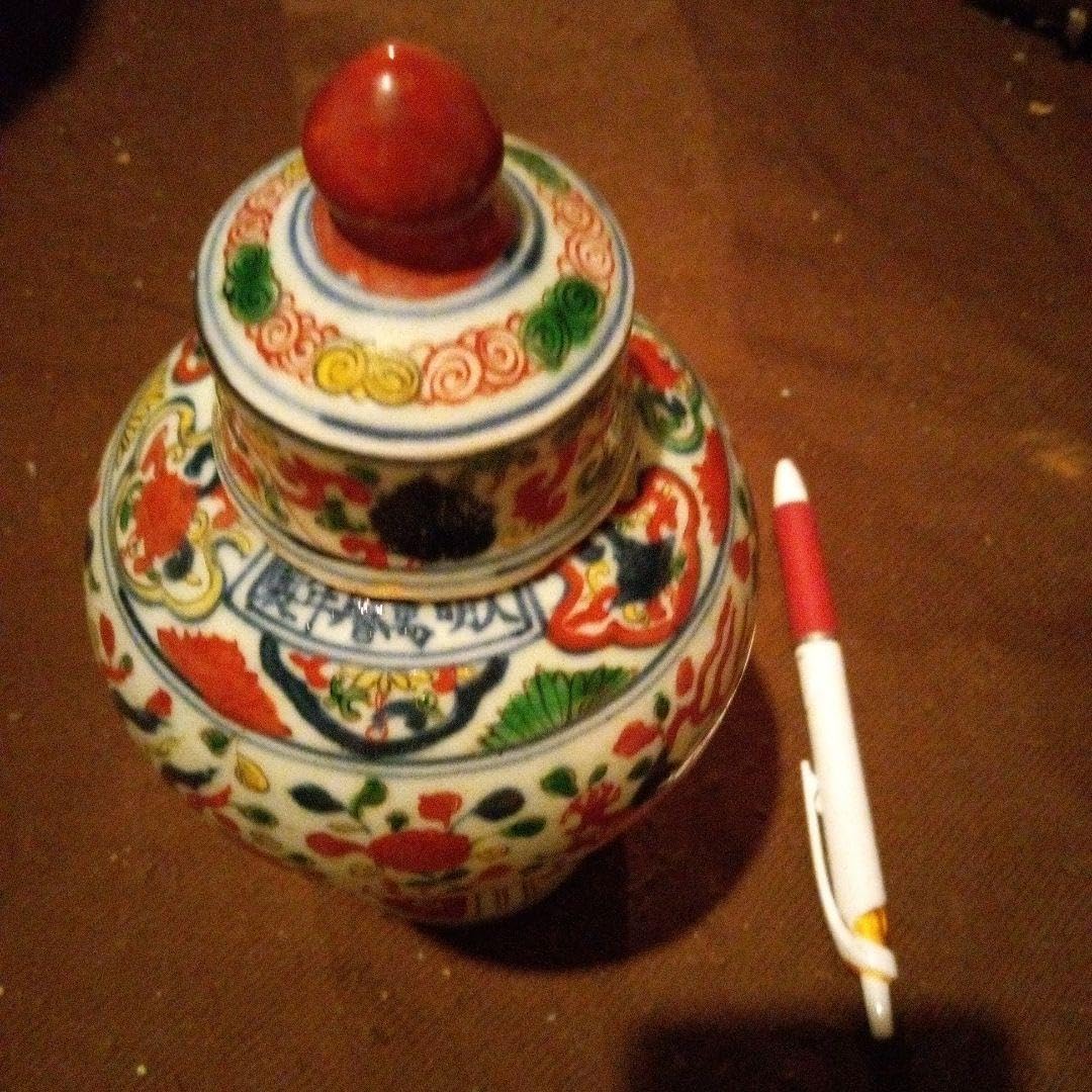 中国陶磁器 明萬歴赤絵 蓋付き大壺 中国陶磁器 明万歴赤絵 大型蓋付壺