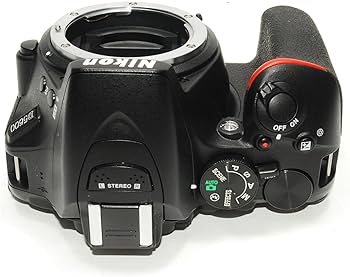 シリーズ最新⭐望遠レンズセット⭐バック付き！⭐Nikon D5600