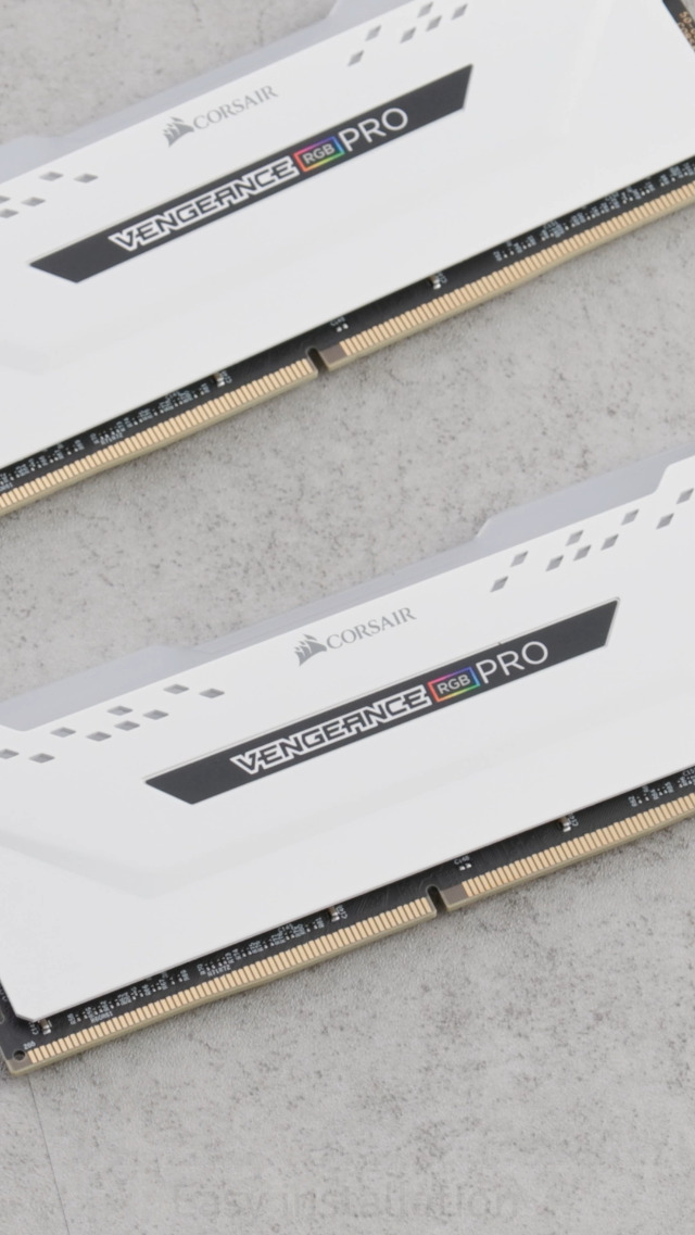 Corsair Vengeance RGB Pro 32GB (2x16GB) DDR4 3200 (PC4-25600) C16