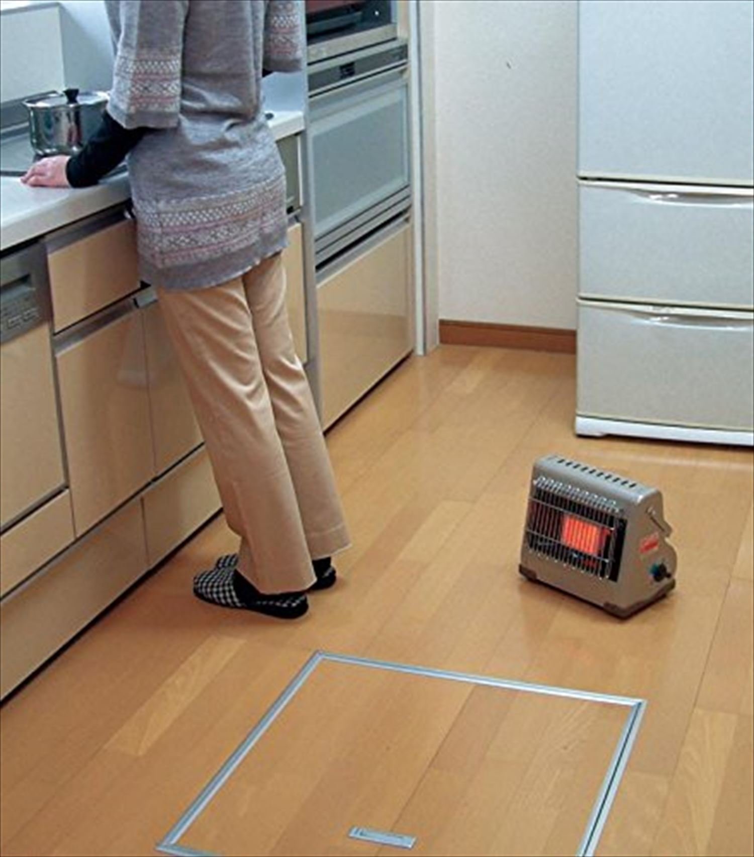 Amazon | NITINEN(ニチネン) カセットボンベ式ガスヒーター ミセス