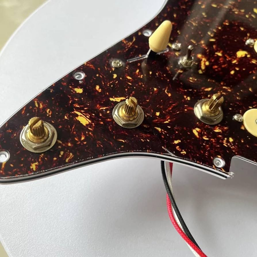 早い者勝ち #16ストラトキャスタータイプ ニトロセルロースラッカー