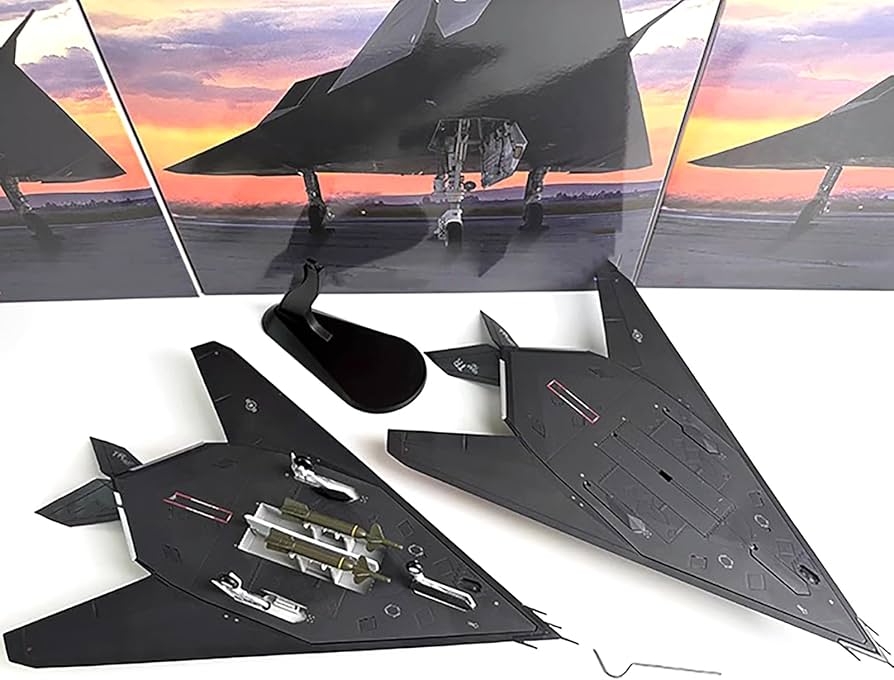 1/72 アメリカ空軍 F-117ナイトホーク（ダイキャスト） Amazon.co.jp