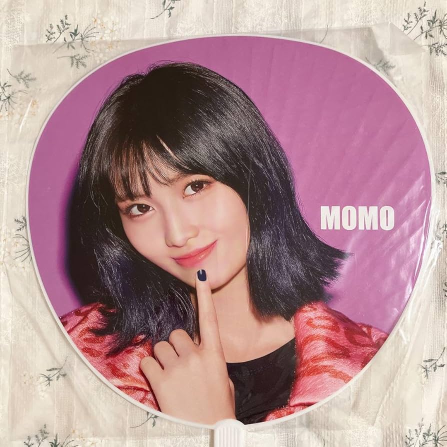 TWICE モモ 直筆サイン入りうちわ TWICE モモ 直筆サイン入りうちわ
