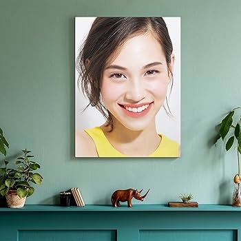 Amazon｜水原希子 ポスターの吊り下げ アートポスター アートフレーム