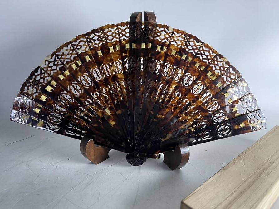 本鼈甲 アンティーク扇子 透かし細工 本鼈甲アンティーク扇子透かし細工