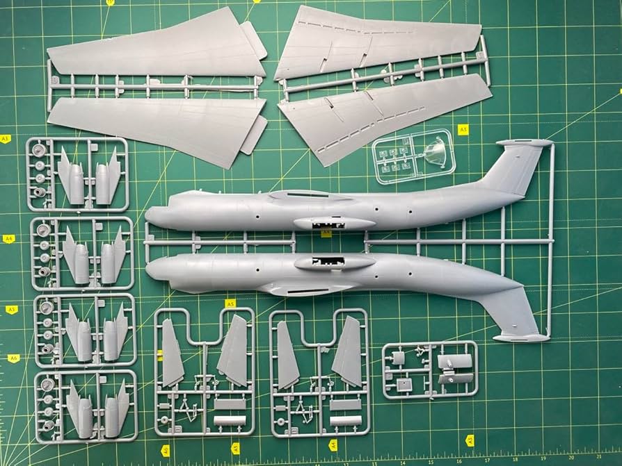 Amazon | New Roden 1/144 Lockheed C-141b Starlifter 325