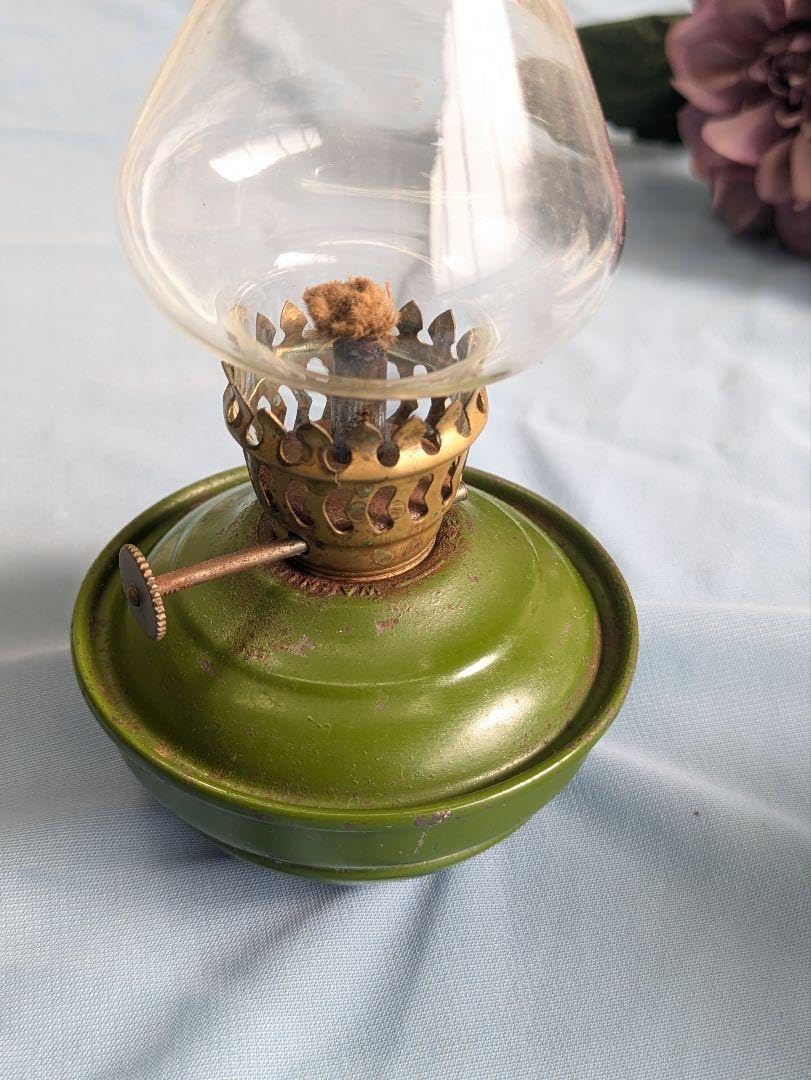 オイルランプで雰囲気アップ！キャンプディナーをロマンチックに