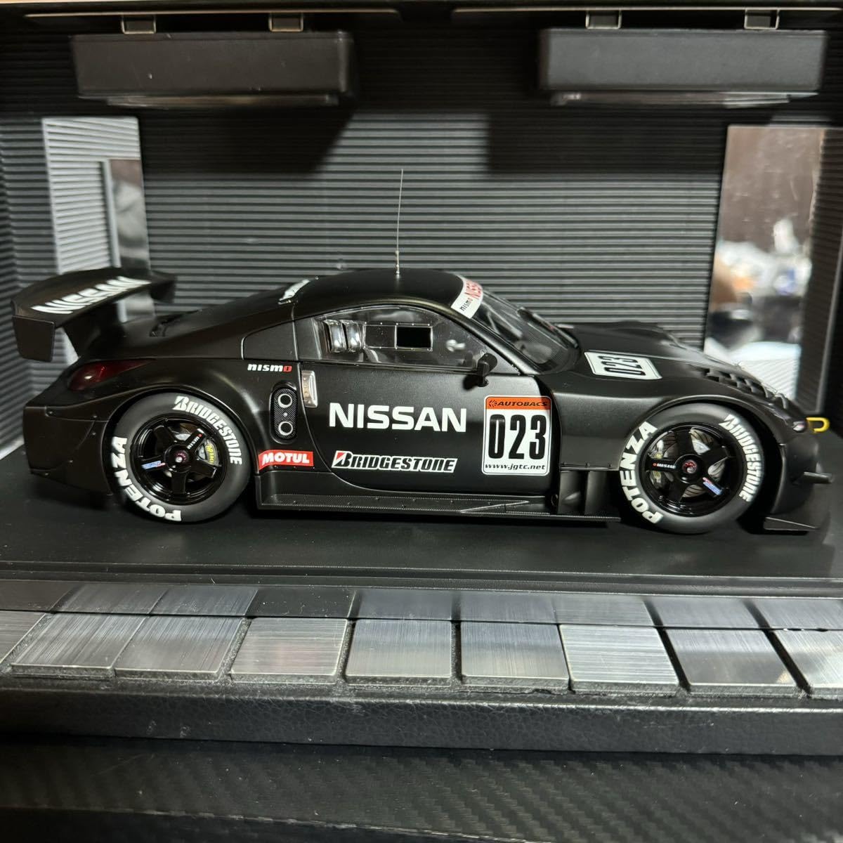 autoart 1/18 日産 フェアレディZ MOTUL 2004 autoart 1/18 日産