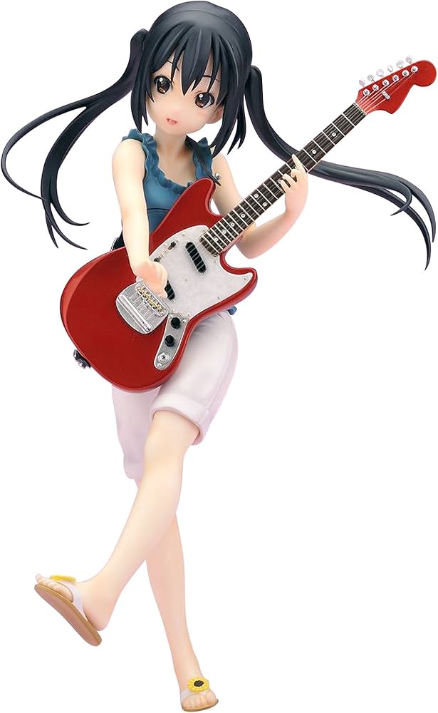 Amazon.co.jp: けいおん! 中野梓 (1/8スケール PVC製塗装済み完成品