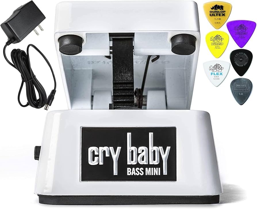 Amazon.com: Dunlop CBM105Q Cry Baby Mini Bass Wah Pedal Bundle w