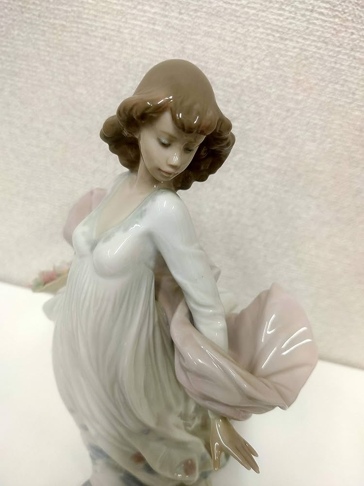 Amazon.co.jp: リヤドロ(Lladro) 花と少女 春の輝き #5898 : ホーム