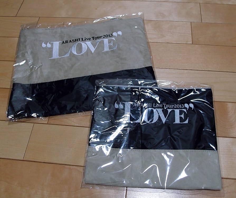 Amazon.co.jp: 嵐 Love グッズ ペアポーチ ARASHI LIVE Tour 2013