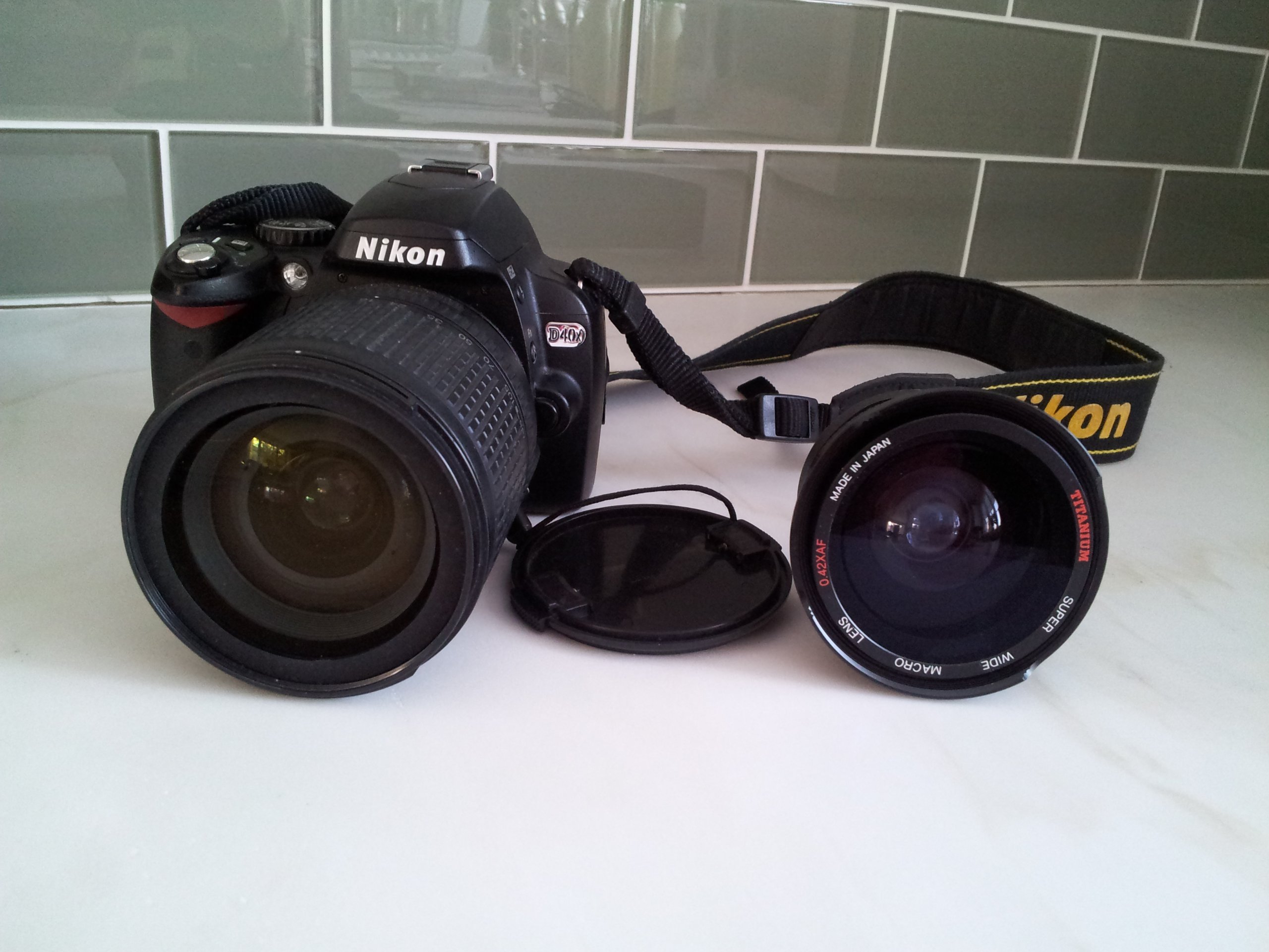Amazon.com : Nikon D40x 10.2MP Digital SLR Camera with 18-135mm f