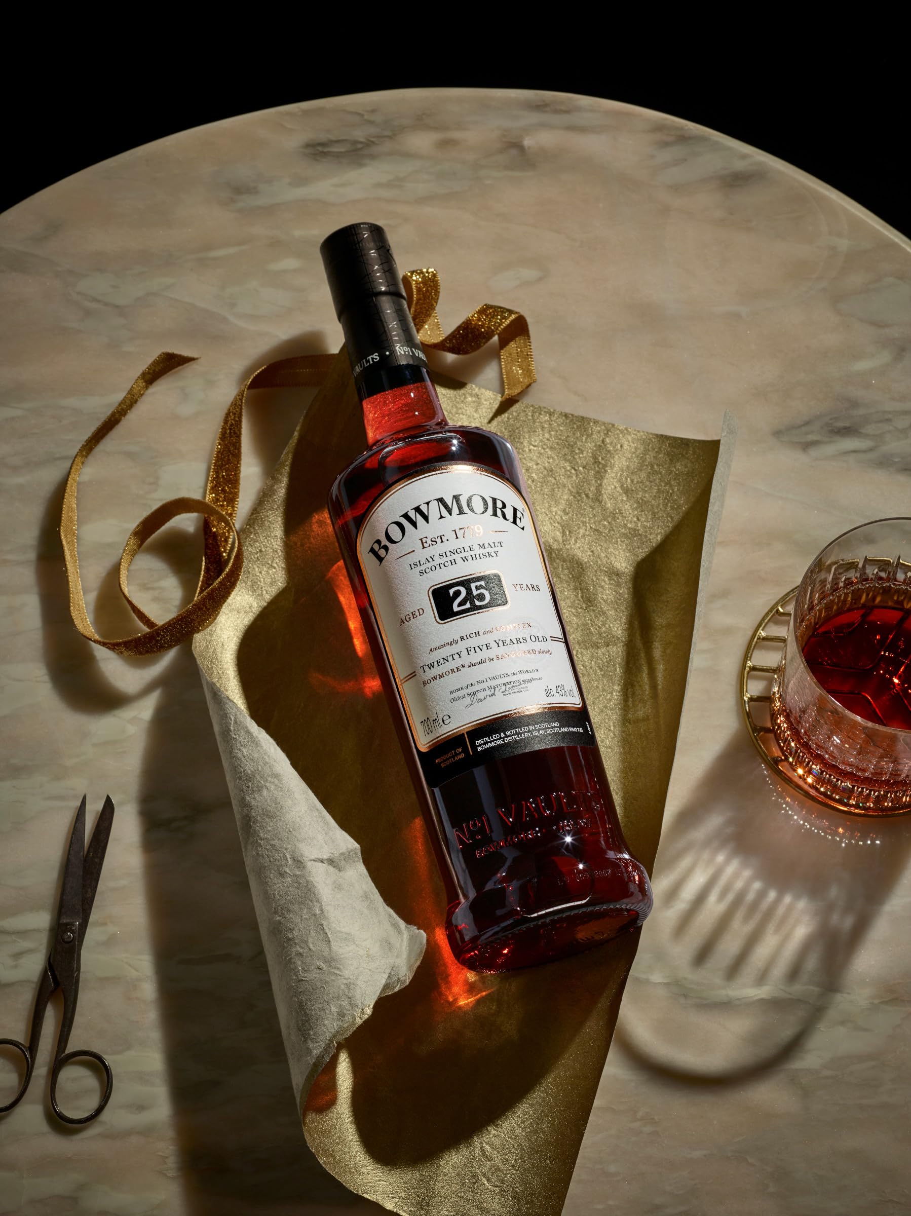 ①【未開栓】ボウモア 25年 シングルモルト 700ml 43％ 箱あり