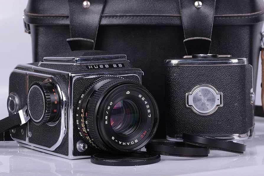 フィルムカメラ Kiev 88 TTL VOLNA 3 MC F/2.8 80mm Amazon.com : Kiev