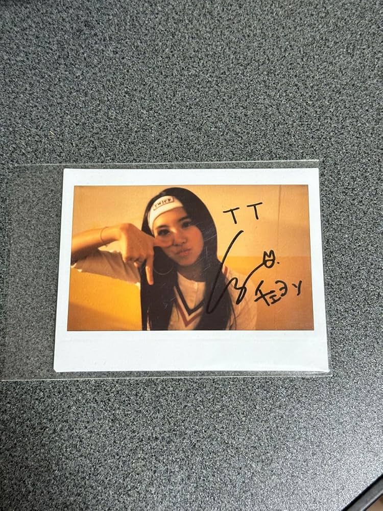 TWICE チェヨン 直筆サイン チェキ MORE Amazon.co.jp: twice チェヨン