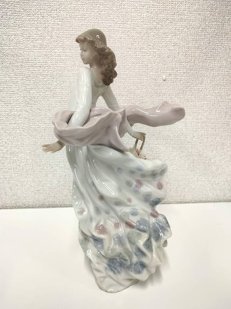Amazon.co.jp: リヤドロ(Lladro) 花と少女 春の輝き #5898 : ホーム