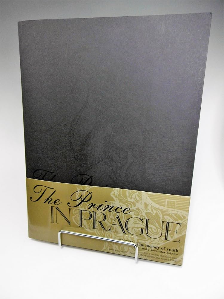 Amazon.co.jp: 東方神起写真集 The Prince IN PRAGUE : 東方神起: 本