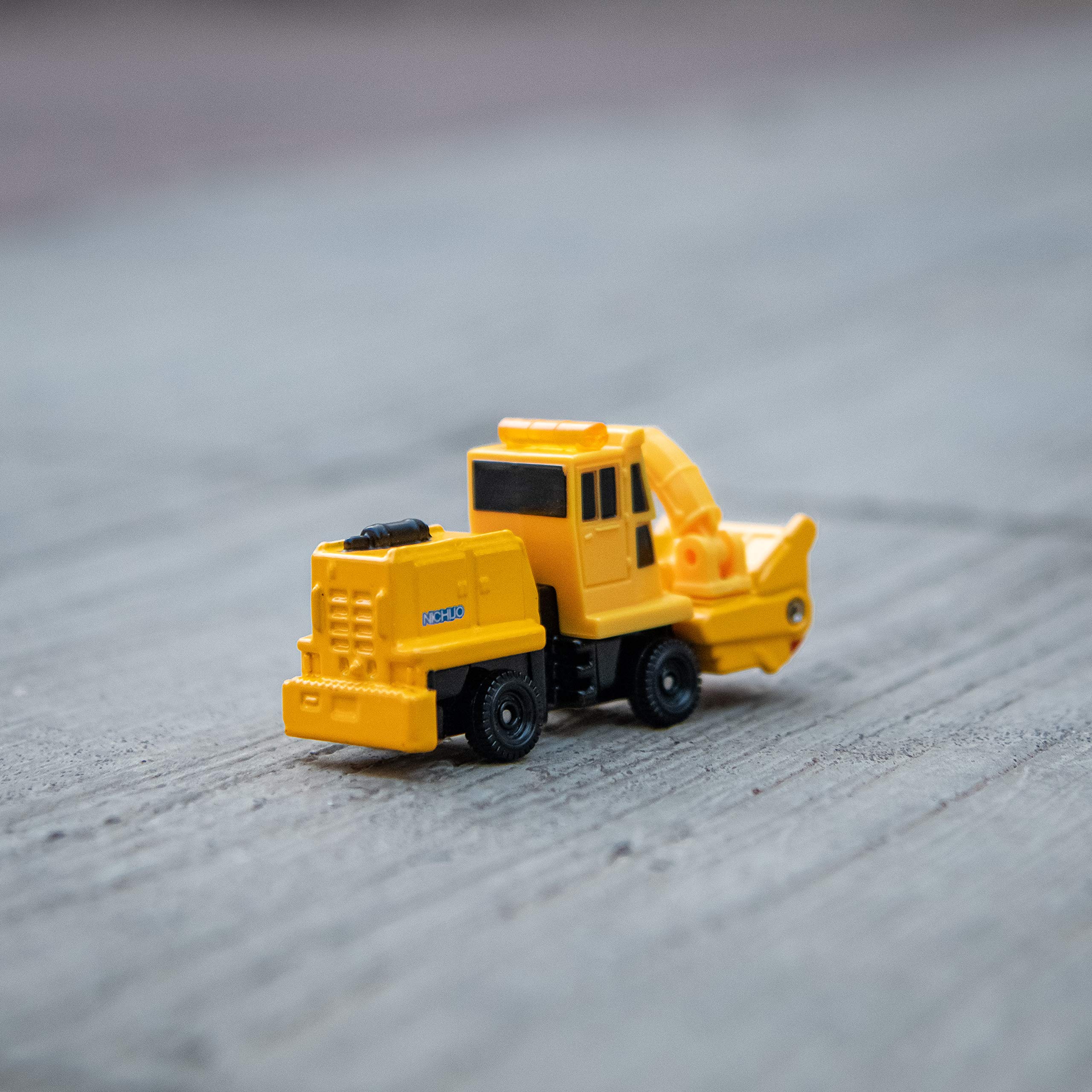 Amazon.co.jp: トミカ №047 日本除雪機製作所 ロータリー除雪車 HTR265