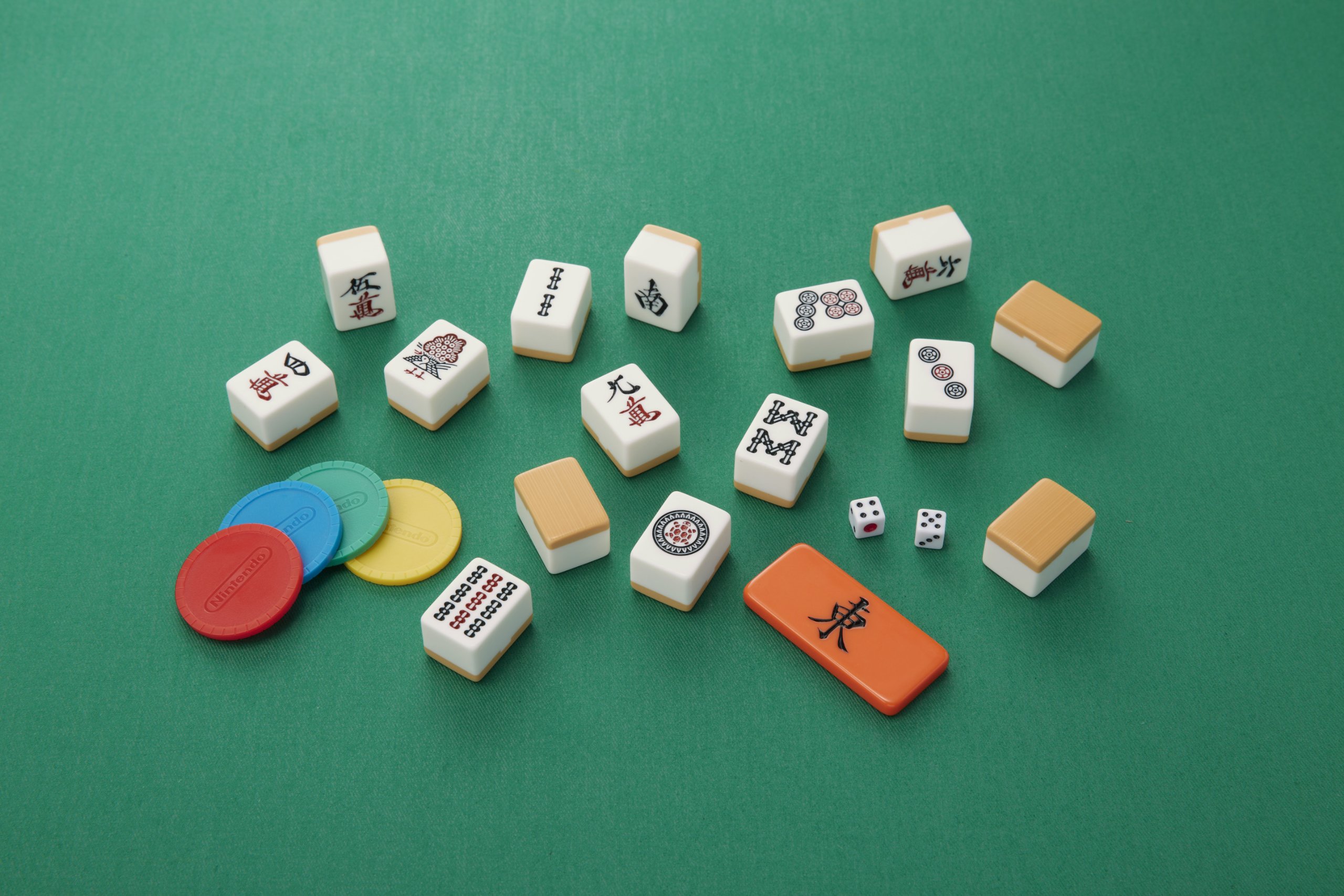 極美品 任天堂 役満 鳳凰 （麻雀牌 + 付属品完備） ※稀少品 極美品