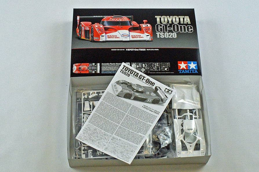Amazon.com: Tamiya 300024222-1:24 Toyota GT-One TS-020 Lemans ´99