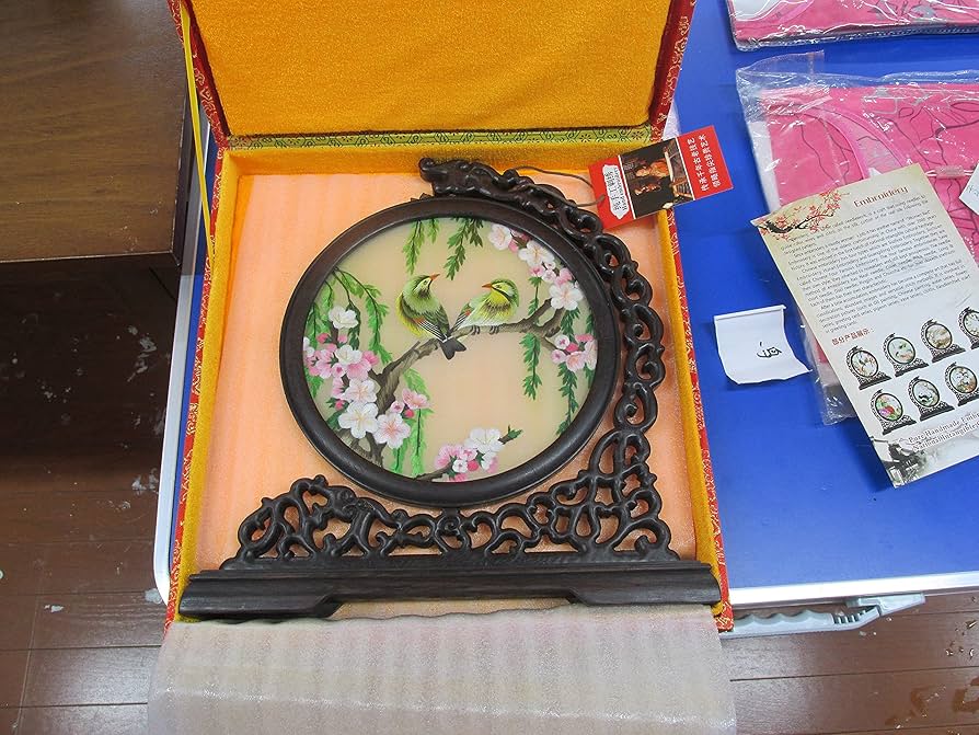 Amazon.co.jp: 両面刺繍 高級刺繍 中国刺繍工芸品 置物 木彫りギフト