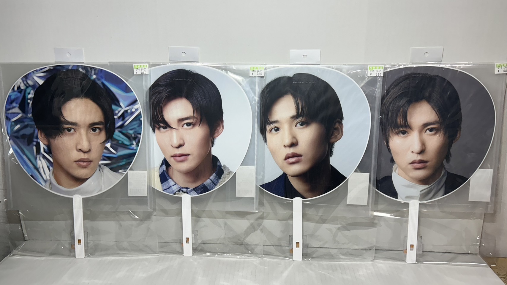 鈴鹿店】SnowMan 目黒蓮 グッズ大量入荷！！ | 万代書店 三重