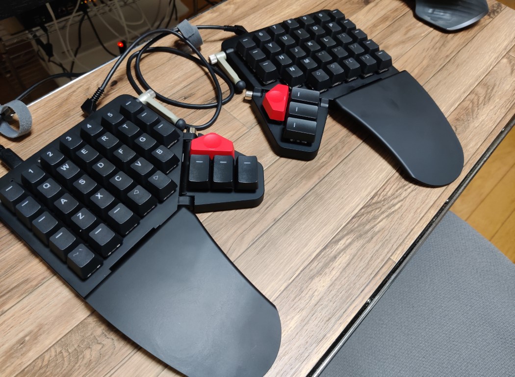 キーボード Moonlander Mark I Dark Matter Black キーボード