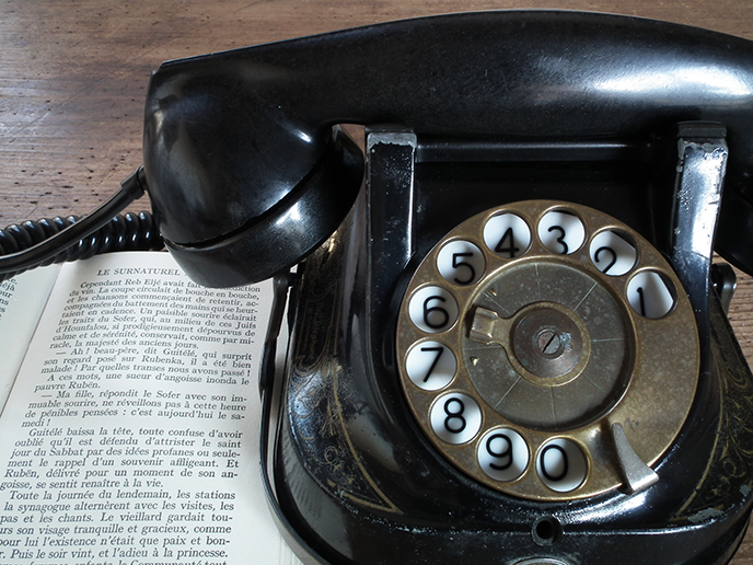 アンティーク ベルギー製 RTT 56ダイヤル式黒電話