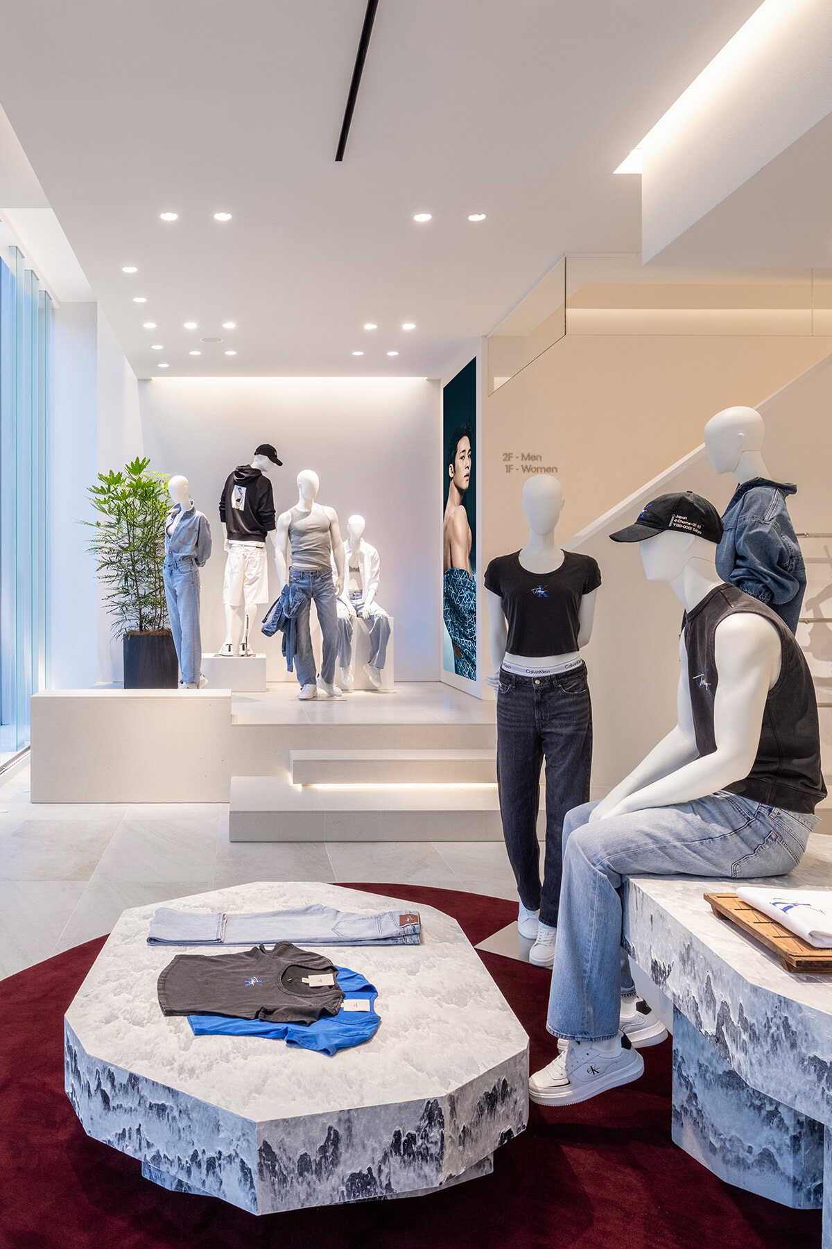 カルバン・クライン、世界最大の旗艦店が原宿にオープン！｜Fashion