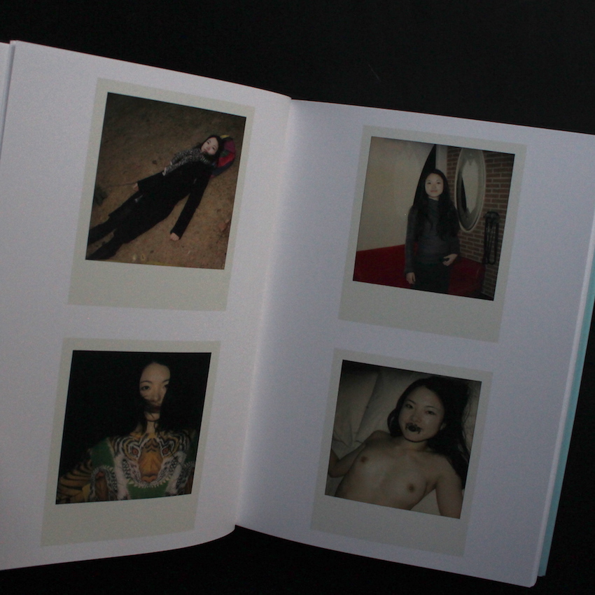 荒木経惟 ポラロイド写真集『POLAEROID』 本人直筆サイン入り 希少