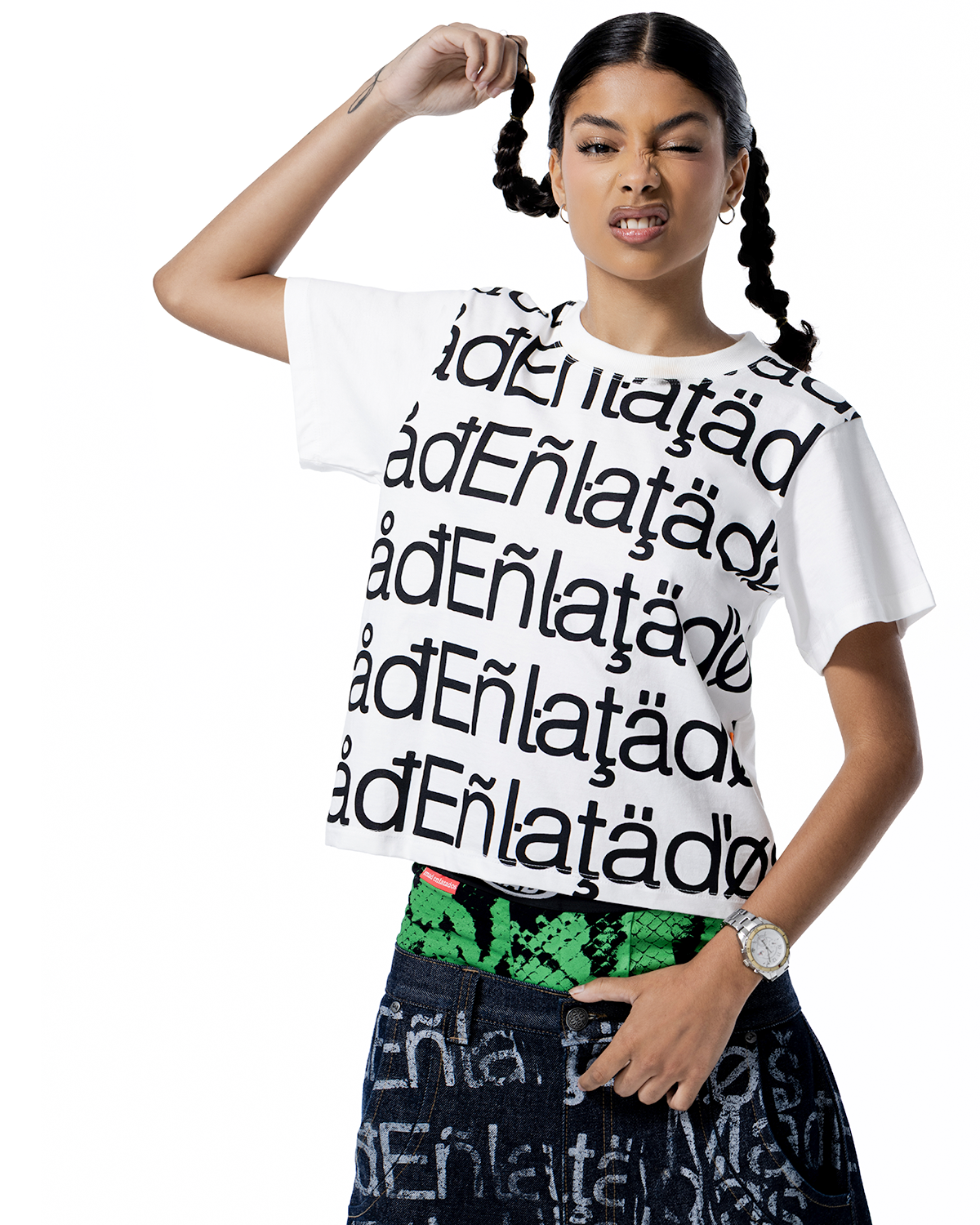 BABY TEE PAREDÃO (OFF WHITE) – Mad Enlatados