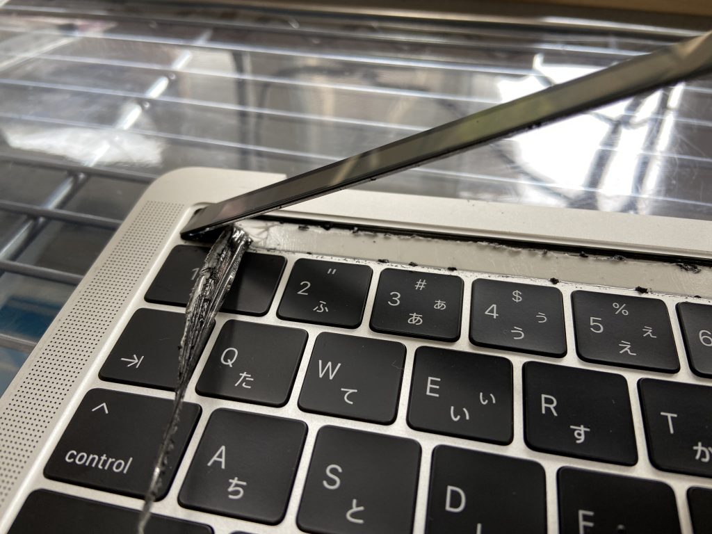Touch Bar故障】MacBookPro Touch Bar修理！ | Mac修理アースト