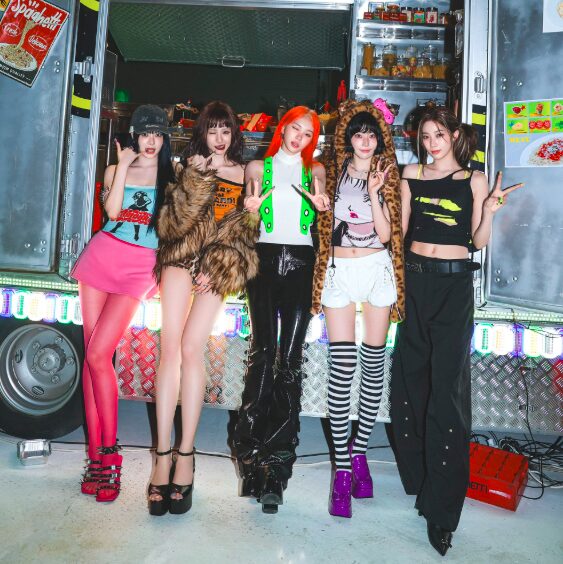 LE SSERAFIM ルセラ ウンチェ トマト tシャツ ☆LE SSERAFIM ウンチェ