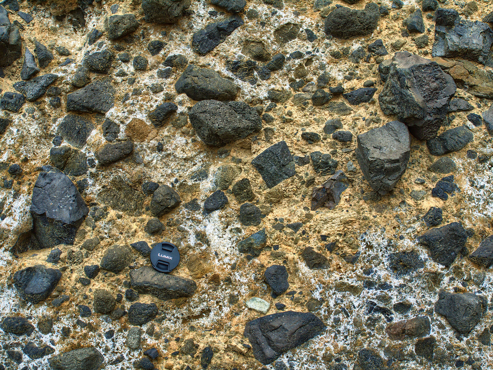 私的・北海道地質百選『兜岬の水中火山岩』