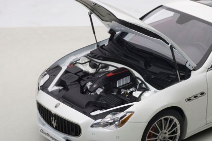 1⁄18 オートアート マセラティ クワトロポルテ GT S グレー カスタム 1