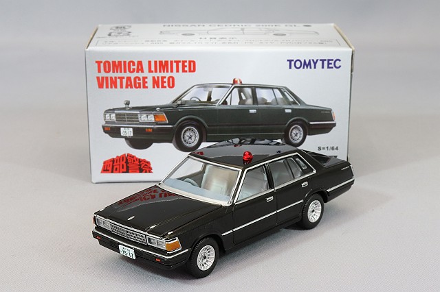 トミカリミテッドヴィンテージ 西部警察 多目的装甲車 覆面パトカー3台