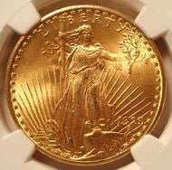 インドで1918年に発行された1ソブリン金貨、ジョージ5世（ボンベイ鋳